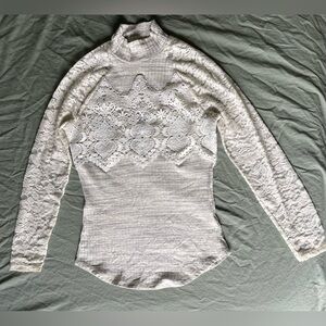 VENUS White Lace Long Sleeve Blouse